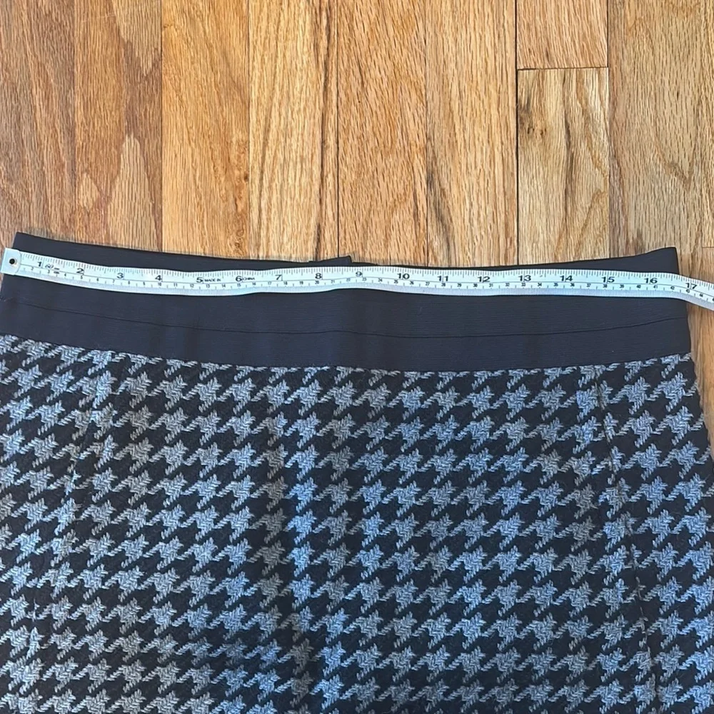 DKNY Wool Houndstooth Knee Length Pencil Skirt Sz 10 Black Grey Office Boardroom